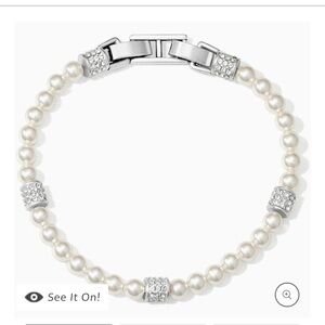 New Meridian Petite Brighton Pearl and Silver Bracelet